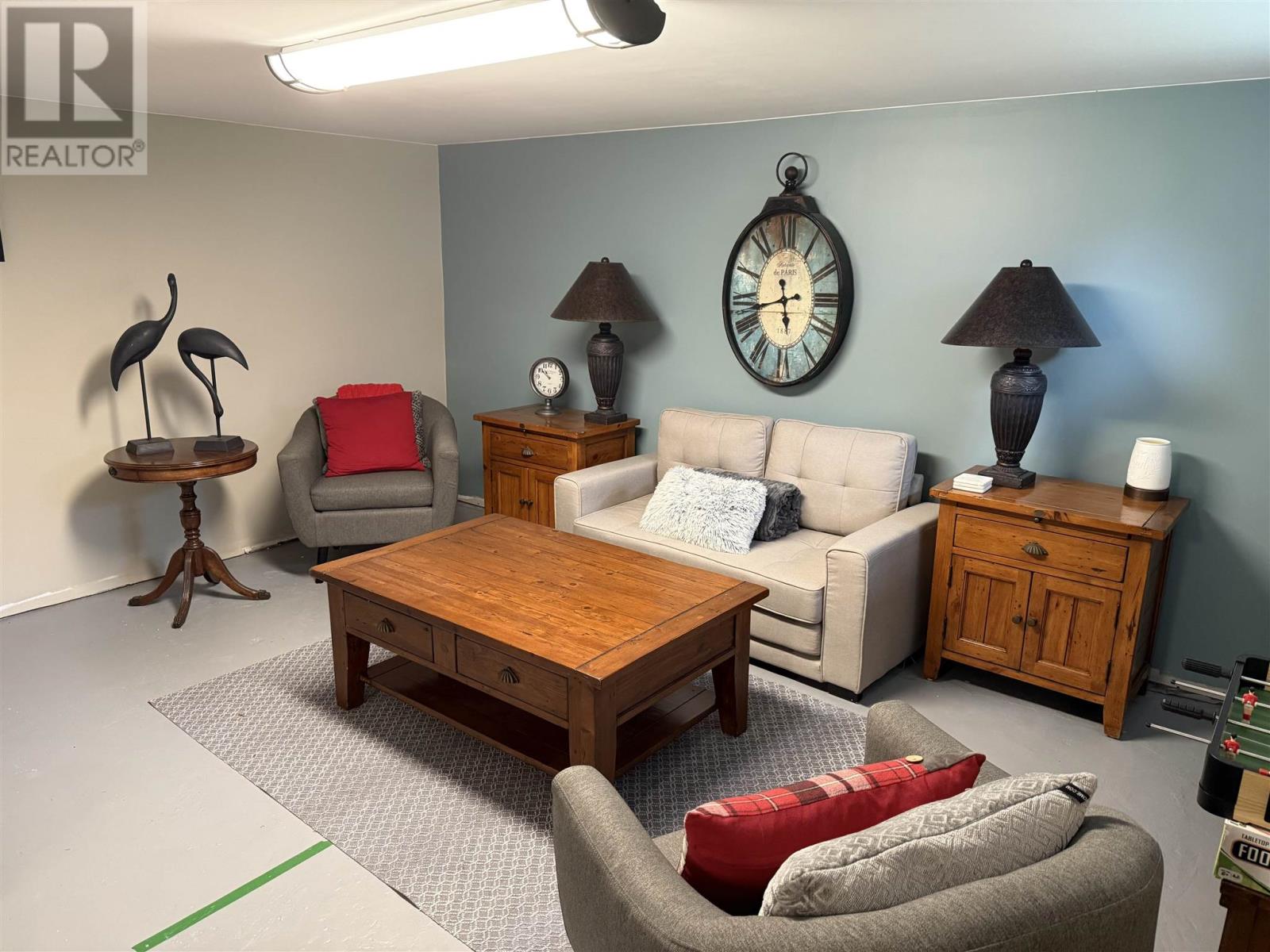 63 ROMAN AVE - 33