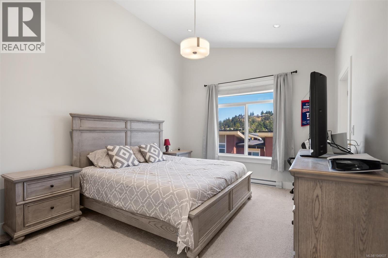 607 Selwyn Close - 13