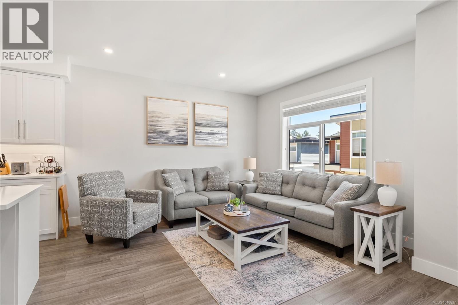 607 Selwyn Close - 8