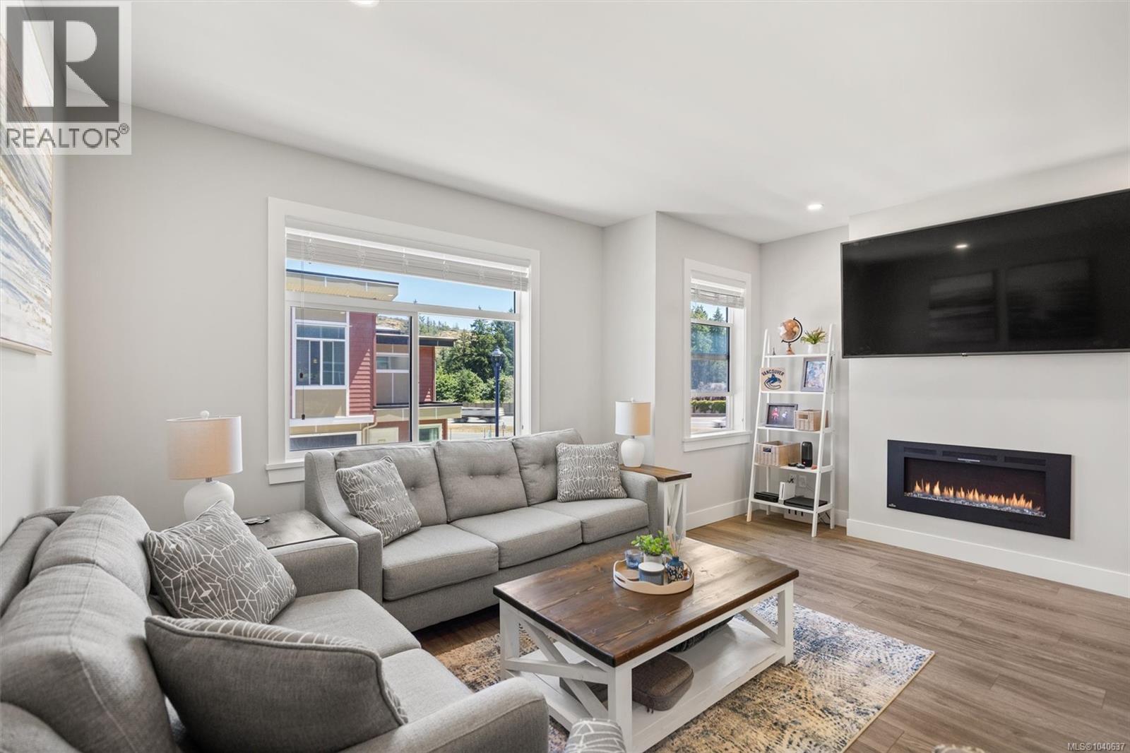 607 Selwyn Close - 9