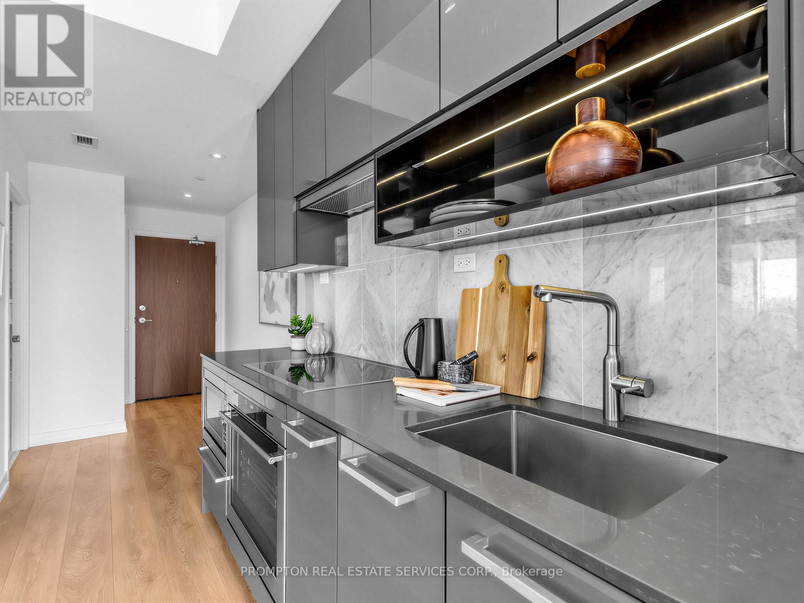 #1710 115 MCMAHON DRIVE - Image 8