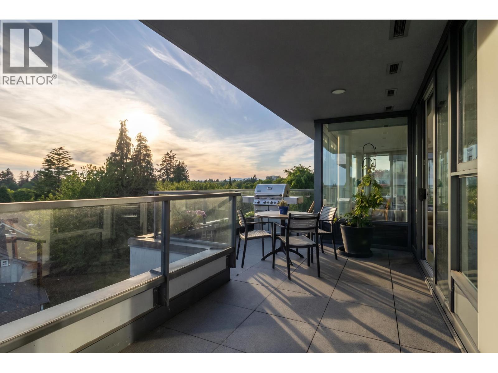 501 2102 W 48TH AVENUE, Vancouver