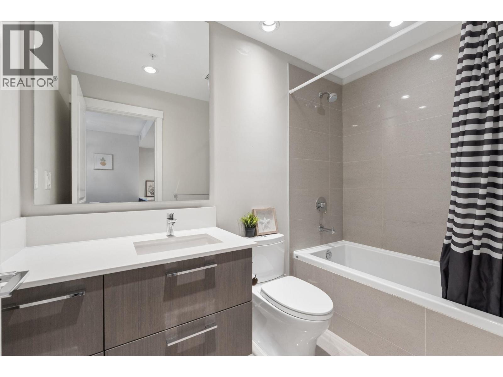 106 5687 GRAY AVENUE, Vancouver
