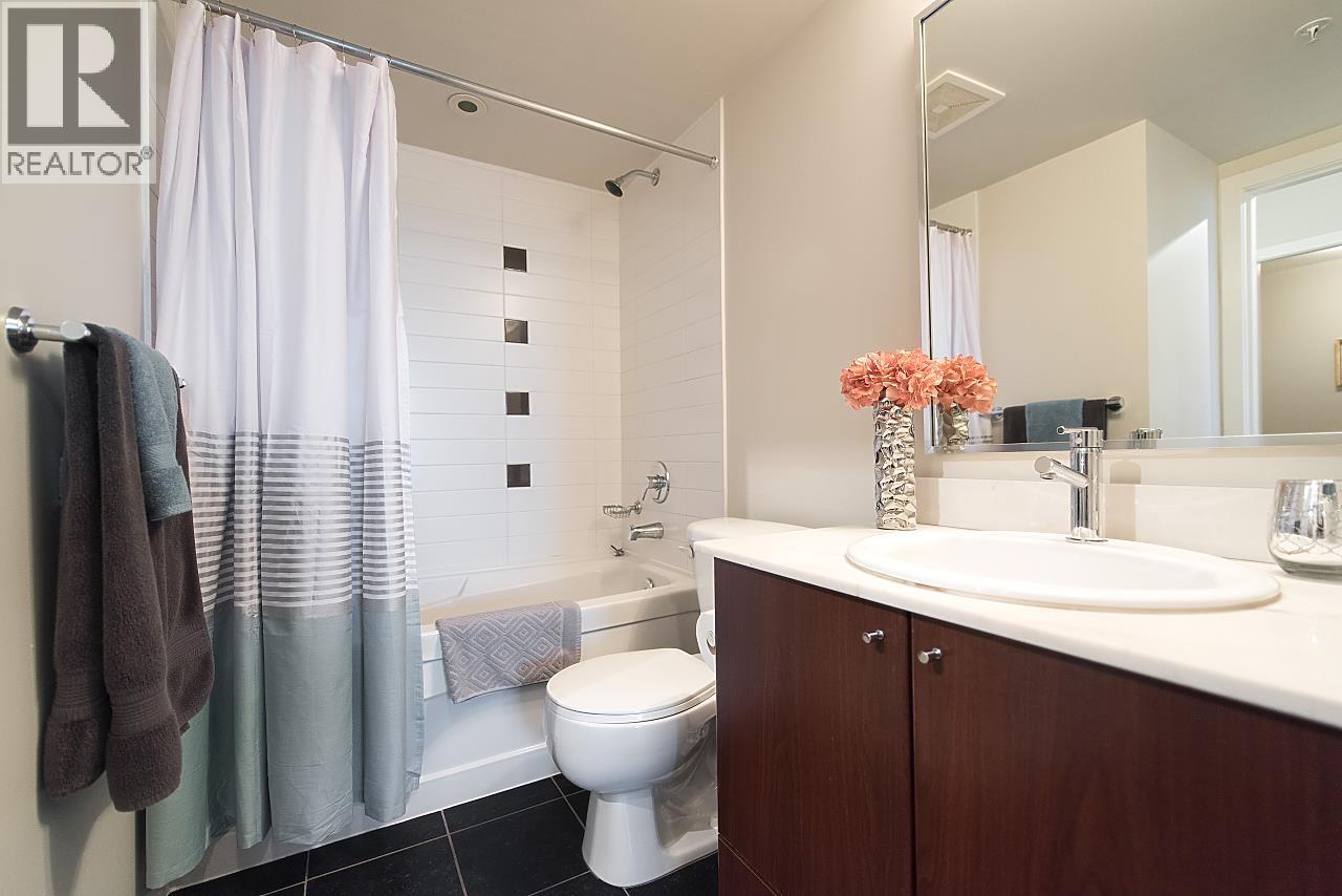 2123 938 SMITHE STREET, Vancouver