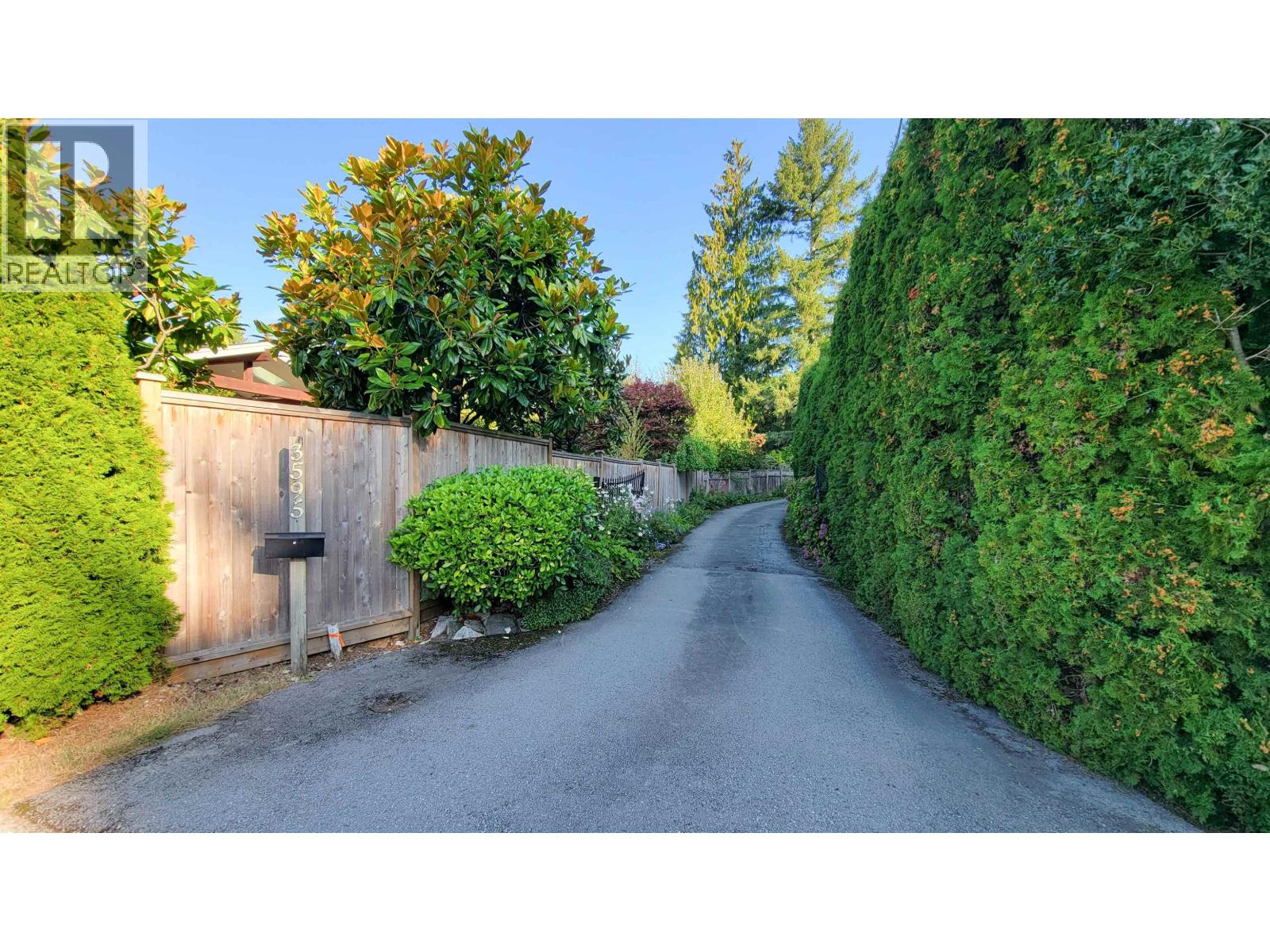 3595 WELLINGTON CRESCENT, North Vancouver