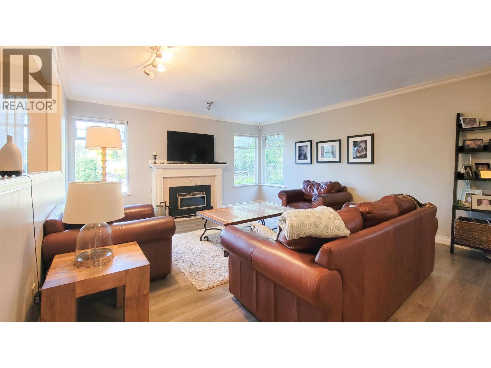 3595 WELLINGTON CRESCENT, North Vancouver