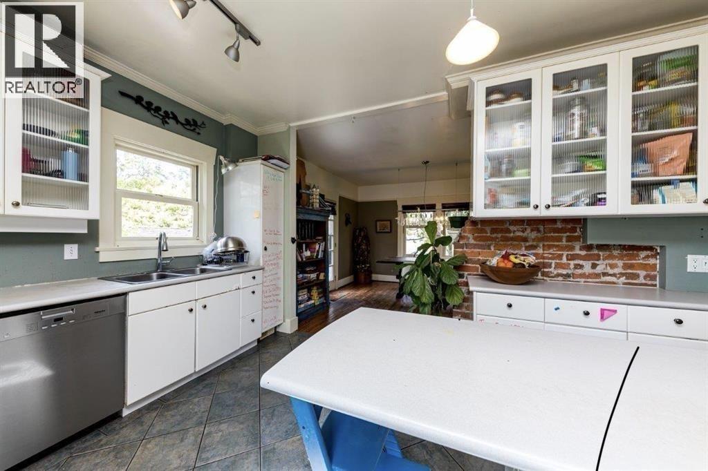364 E 14TH STREET, North Vancouver