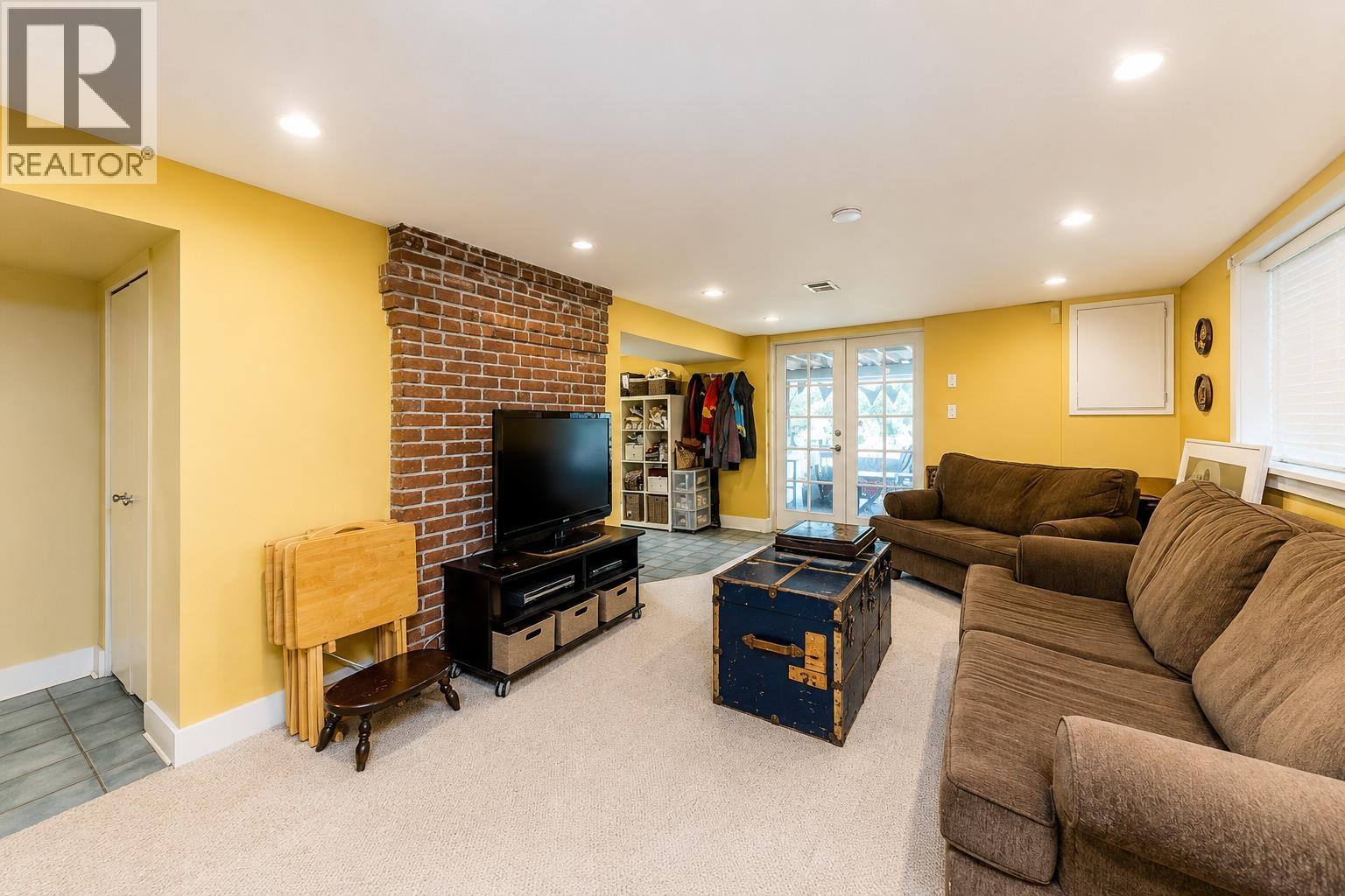 364 E 14TH STREET, North Vancouver
