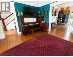 364 E 14th Street, North Vancouver, BC V7L2N6 Photo 6