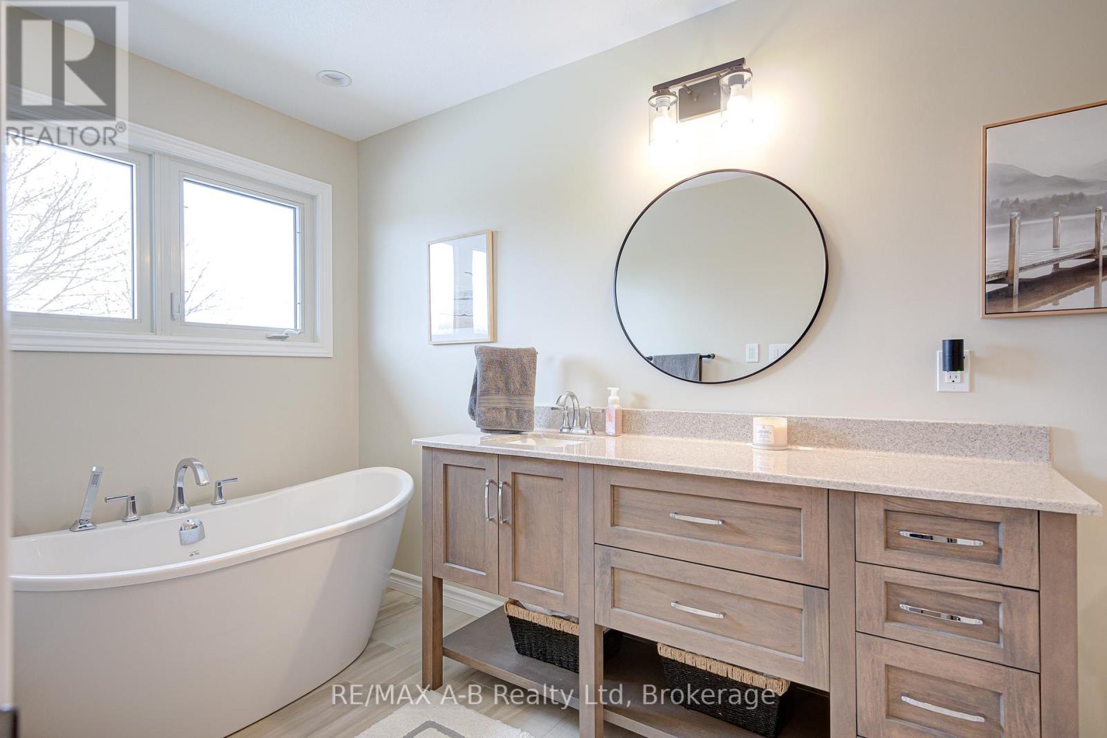 194 STATION ROAD - Image 16