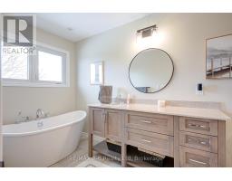Primary Bedroom - 194 Station Road, Perth South, ON N0K1X0 Photo 16