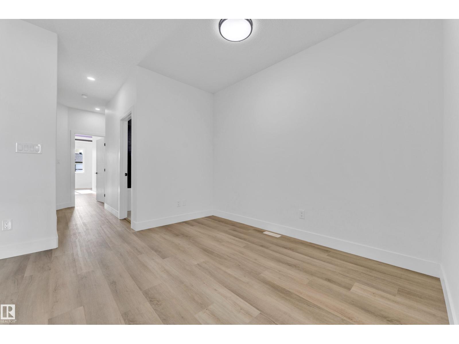 4409 35 STREET - 32