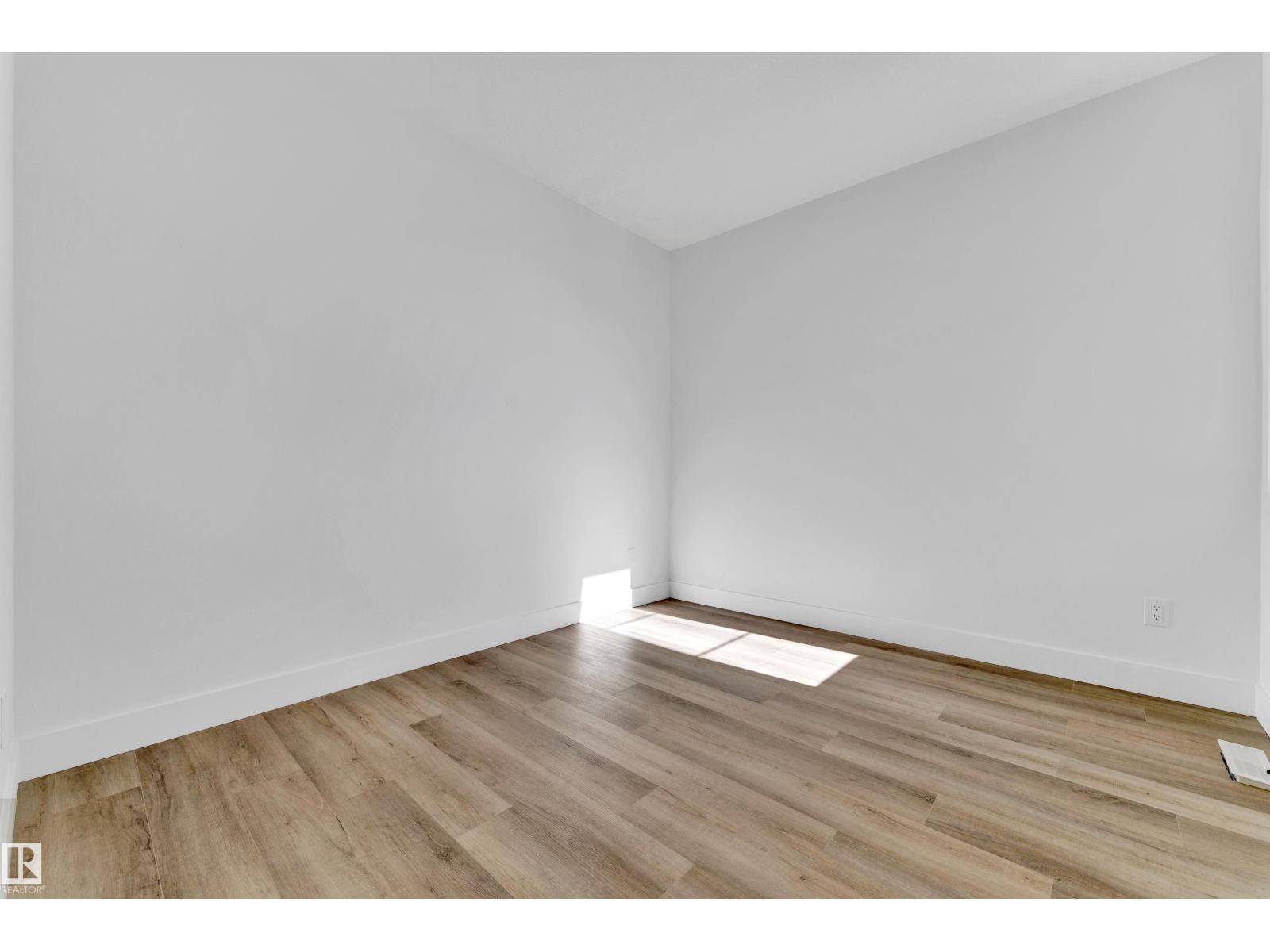 4409 35 STREET - 35