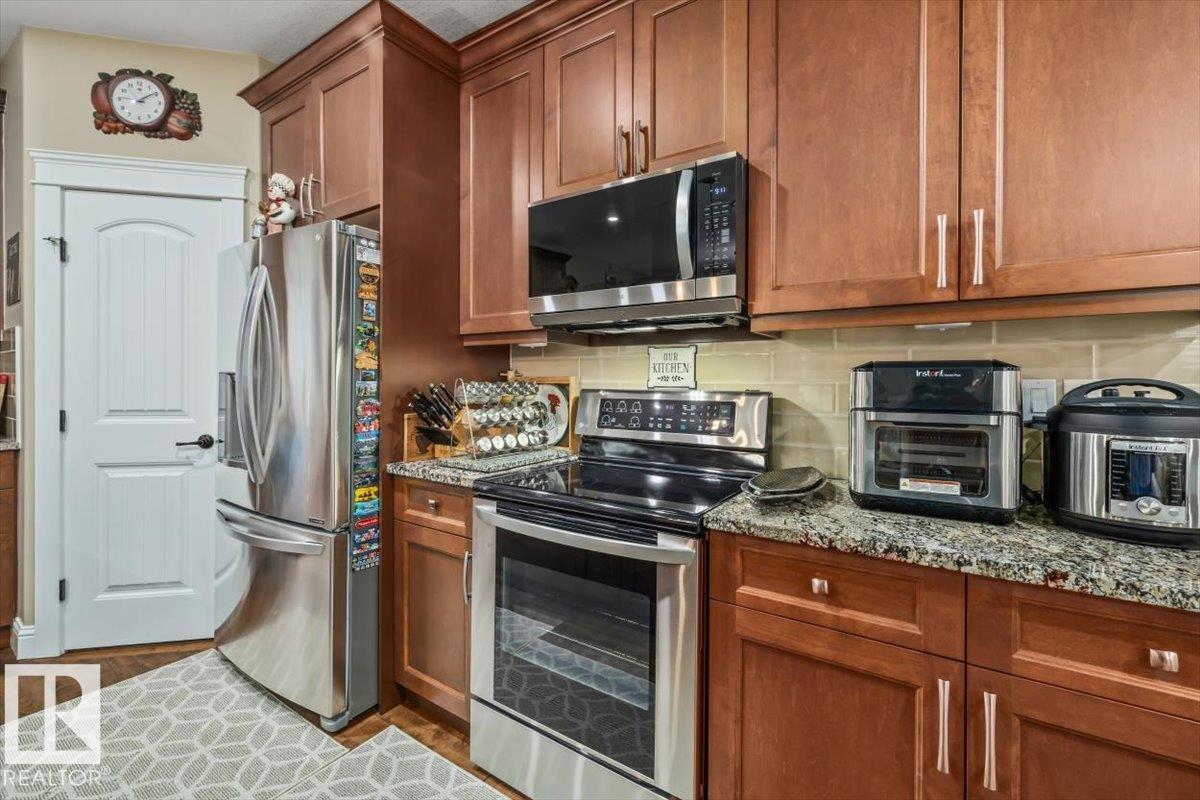 45 LACOMBE DR - 14