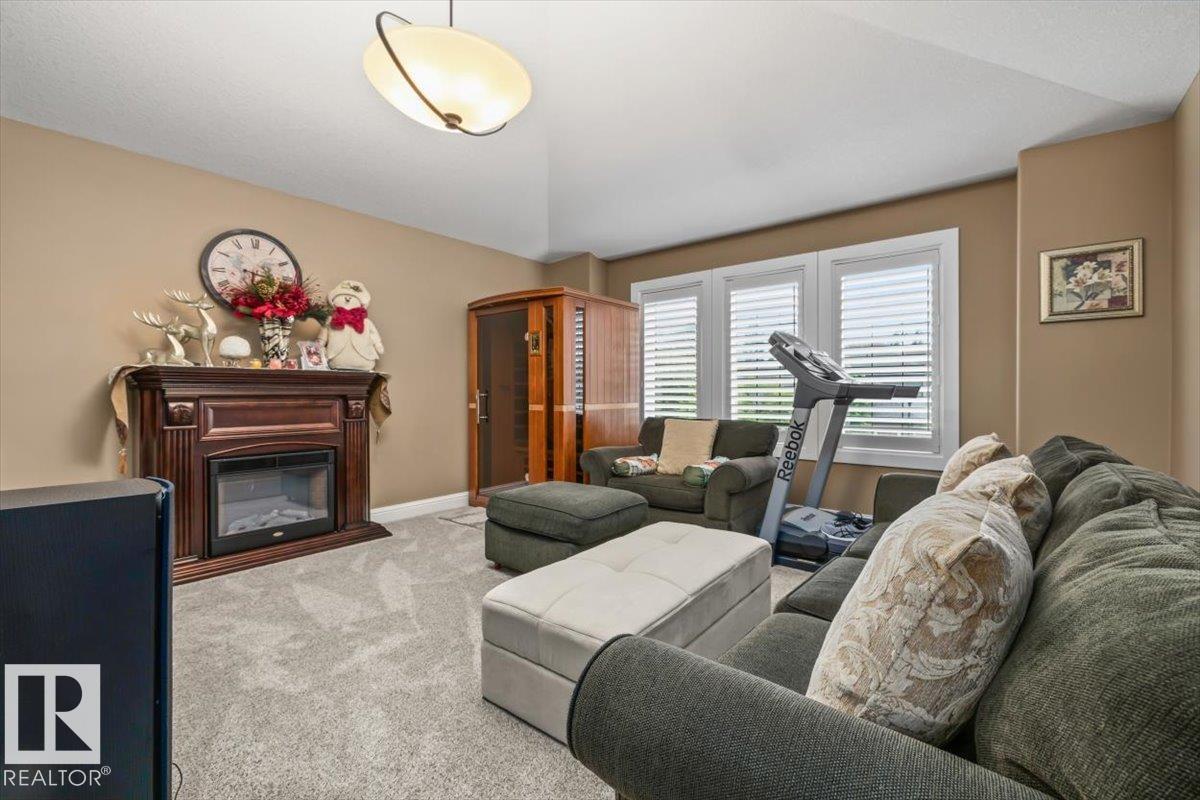 45 LACOMBE DR - 23