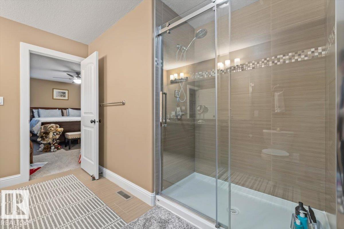 45 LACOMBE DR - 31
