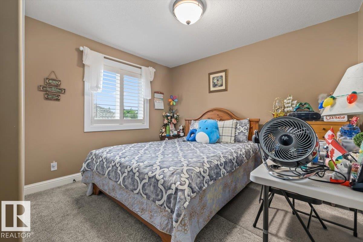 45 LACOMBE DR - 32