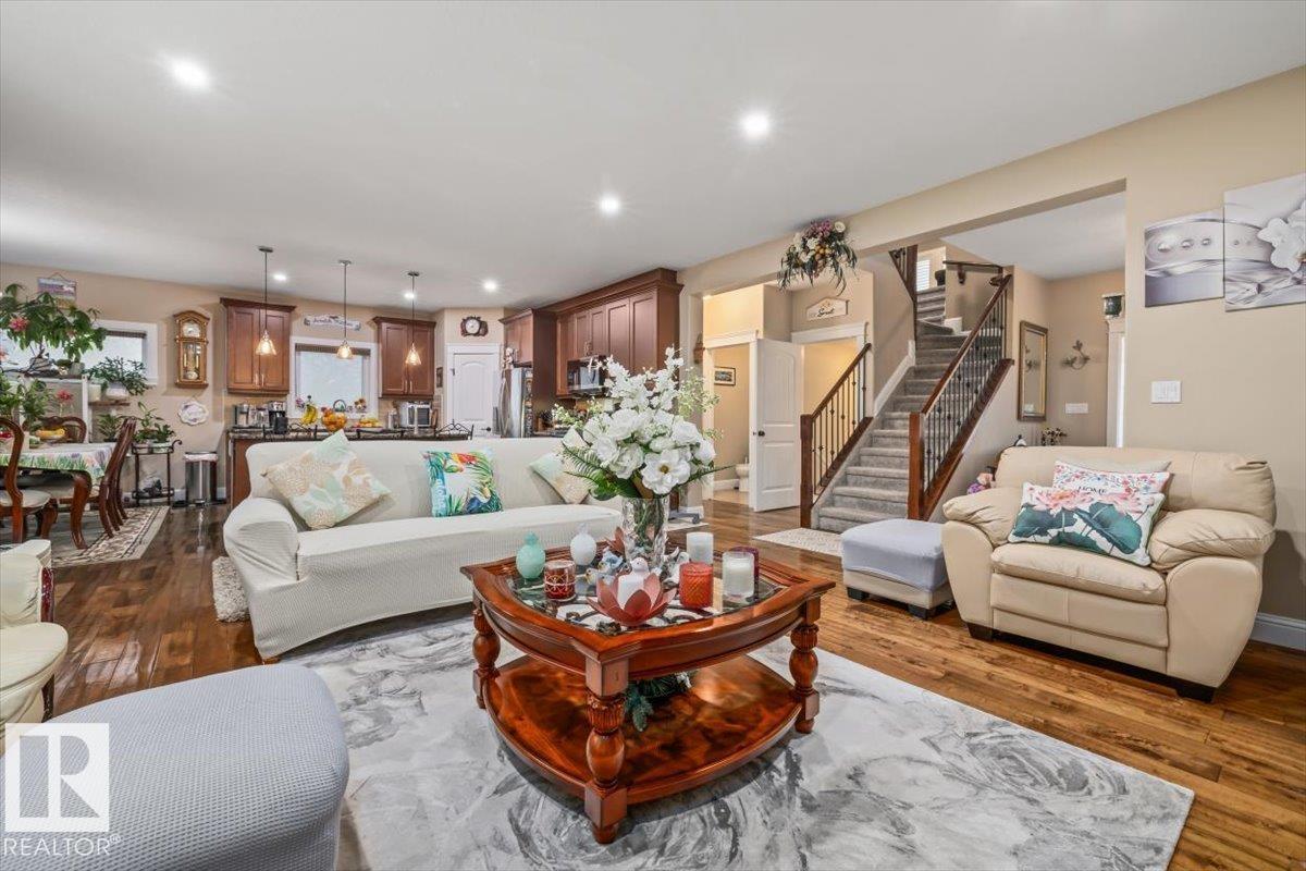 45 LACOMBE DR - 8