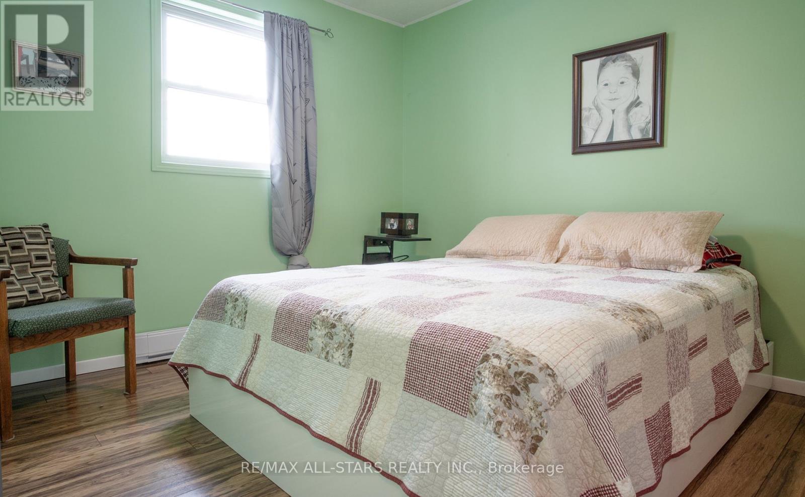 158 BLOSSOM COURT - 16