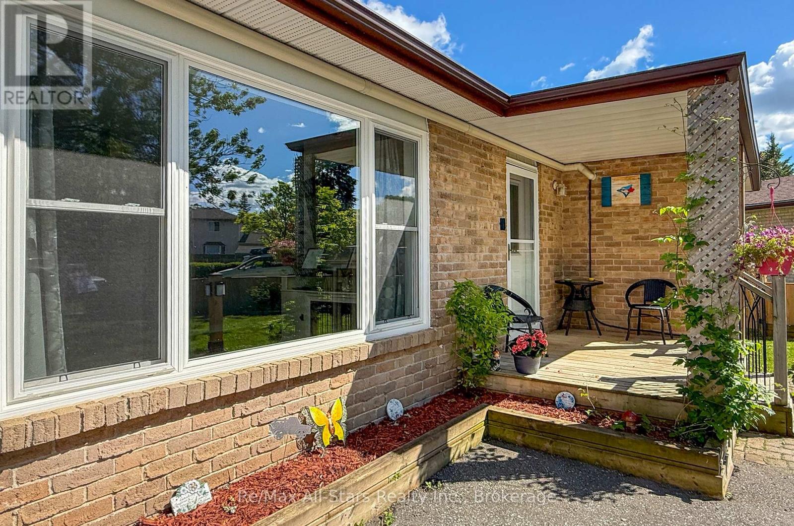 158 BLOSSOM COURT - 2
