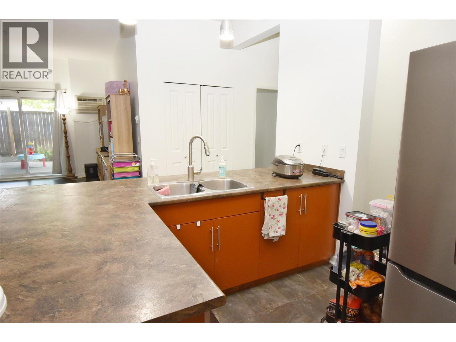 #102 4205 27 Street - 18