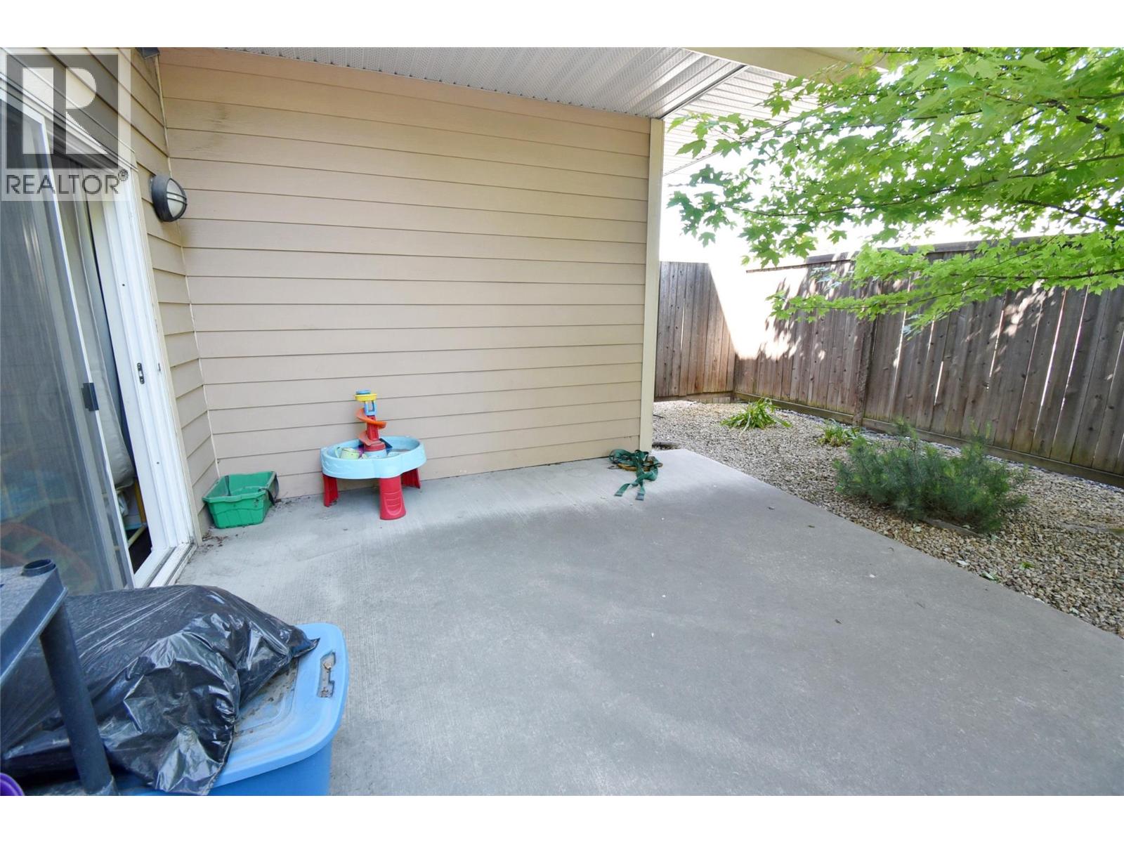 #102 4205 27 Street - 31
