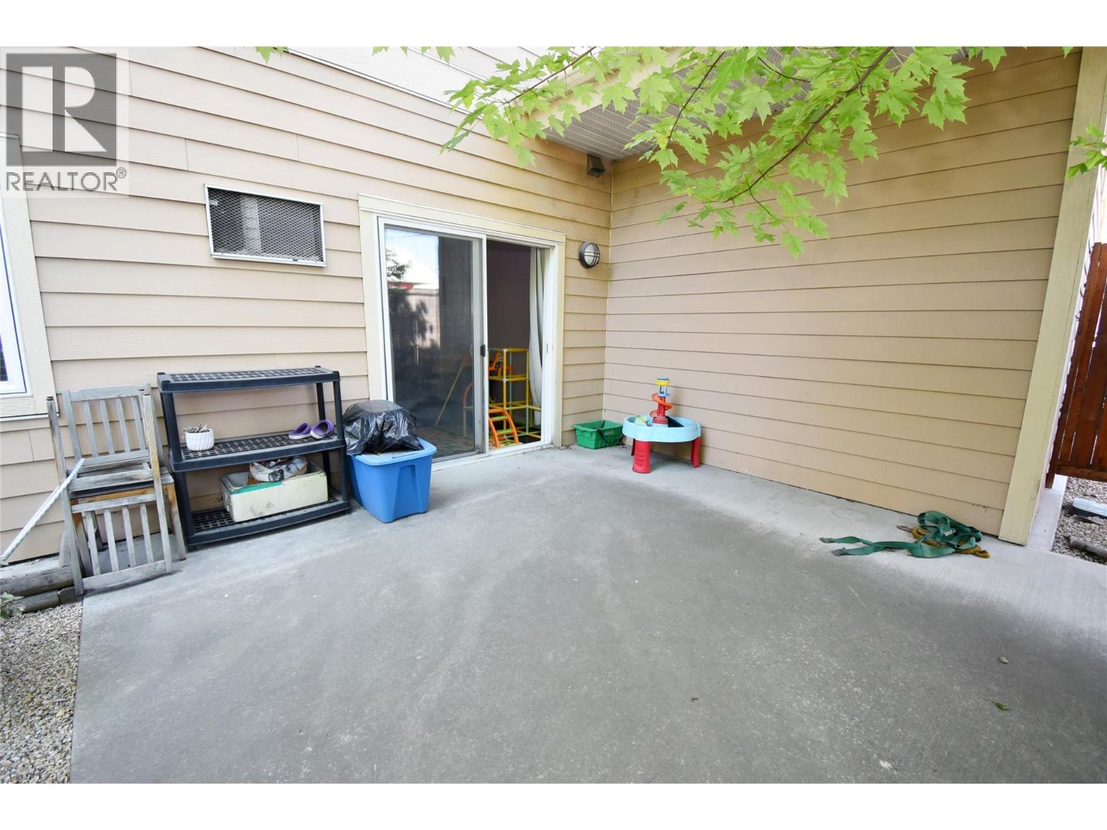 #102 4205 27 Street - 32