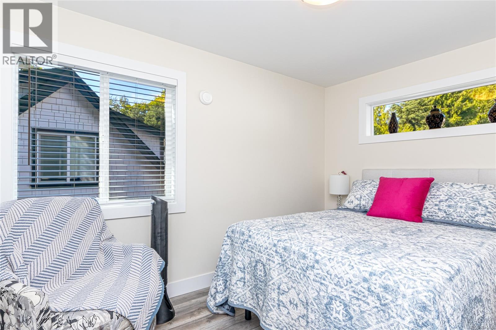 #11 77 Nelson Rd - 13
