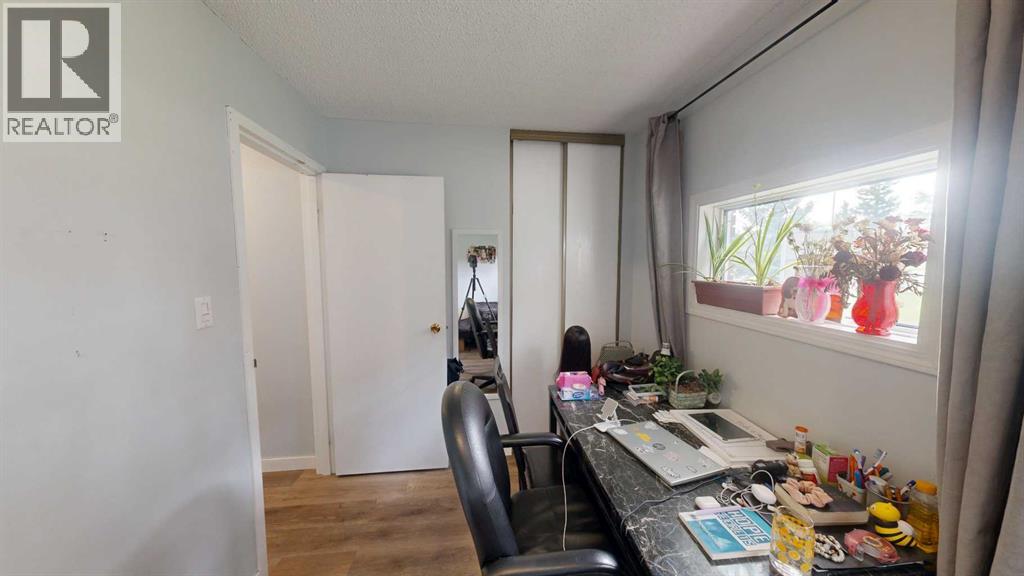 102, 401 Columbia Boulevard W — photo 15