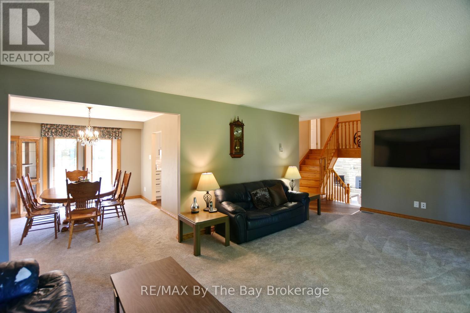 69 FREDERICK DRIVE - 16