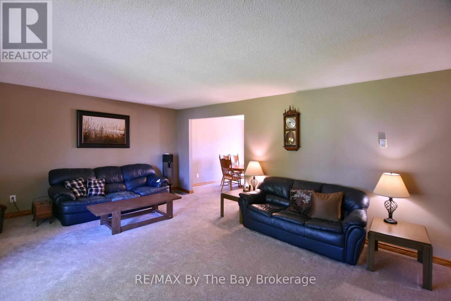 69 FREDERICK DRIVE - 17