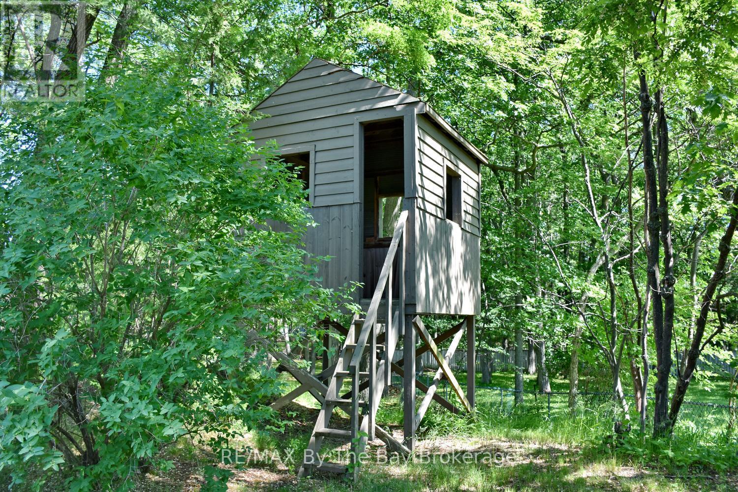 69 FREDERICK DRIVE - 39