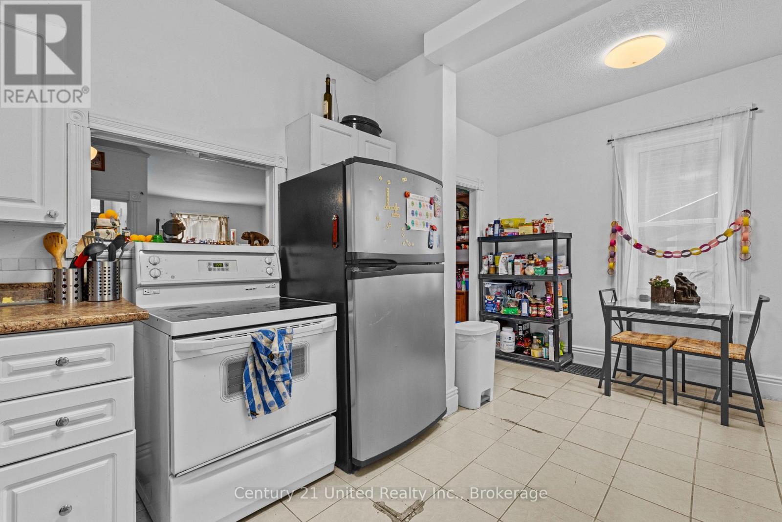 575 BETHUNE STREET - 12