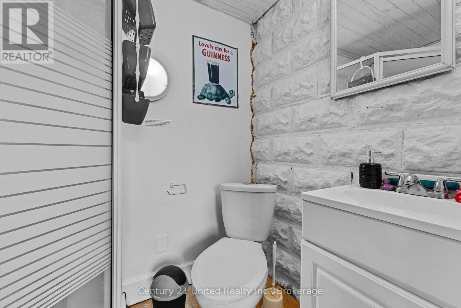 575 BETHUNE STREET - 15