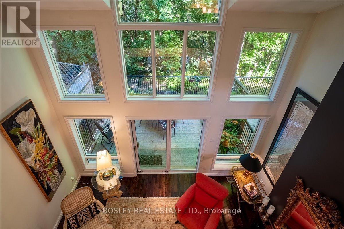 #11 18 DONCREST ROAD - 11