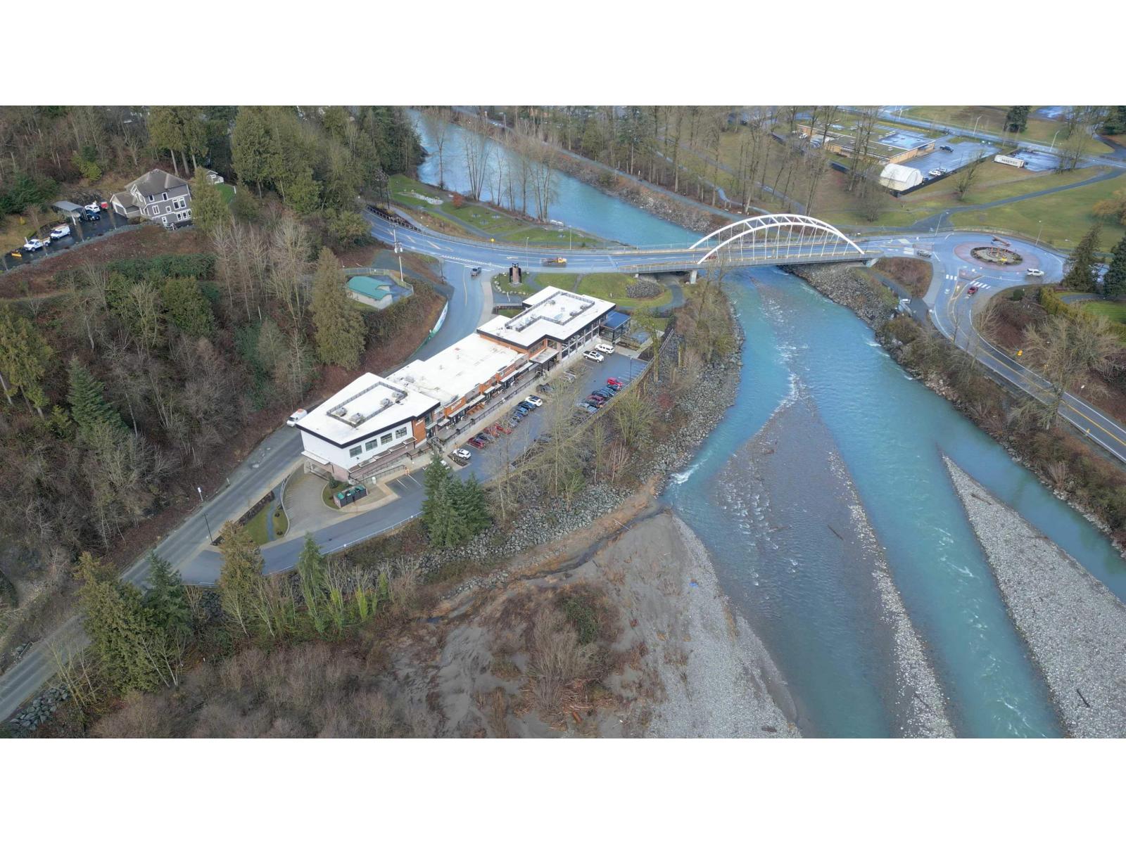 112 45505 CAMPUS DRIVE, Garrison Crossing, Chilliwack