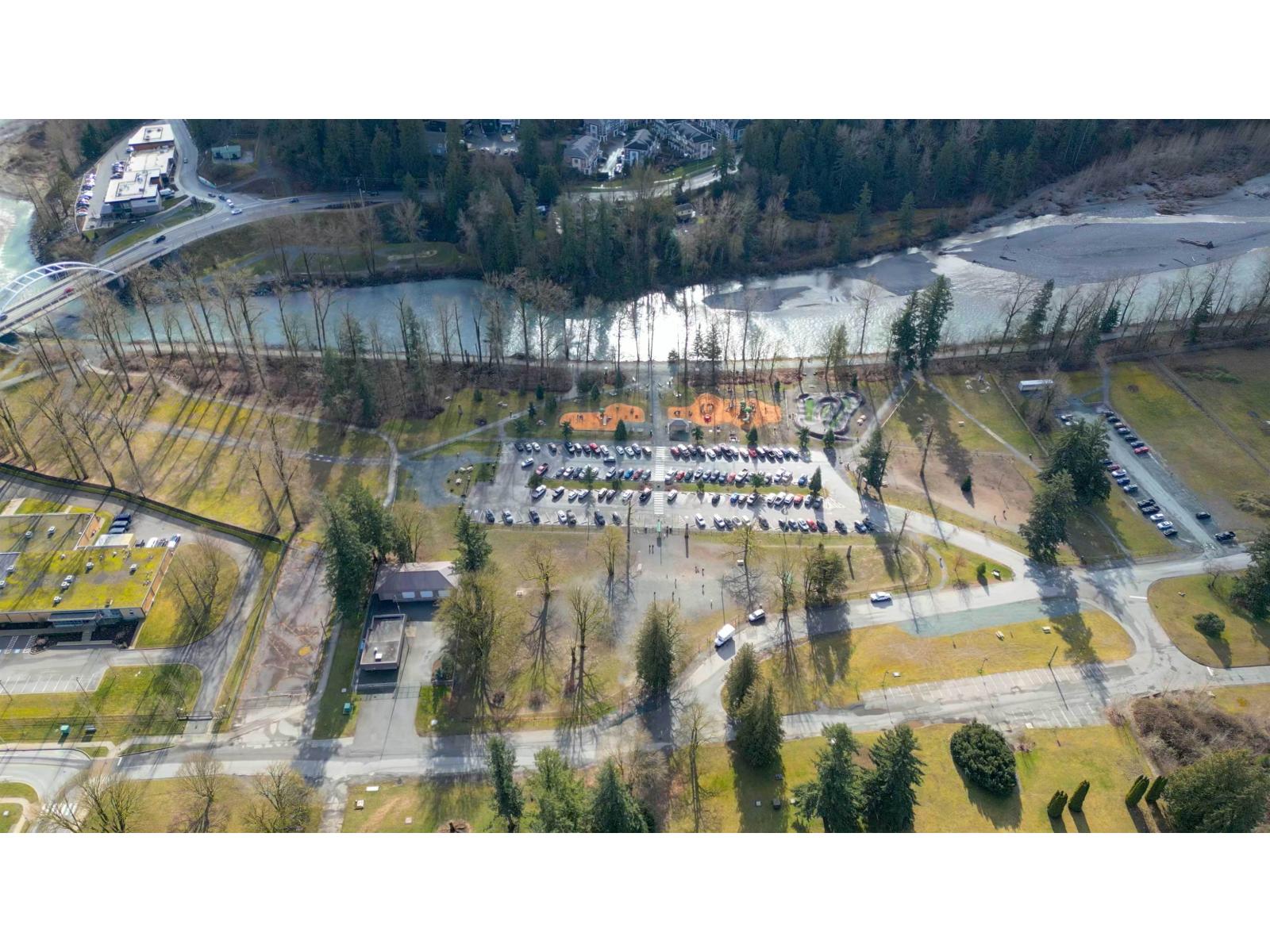 112 45505 CAMPUS DRIVE, Garrison Crossing, Chilliwack