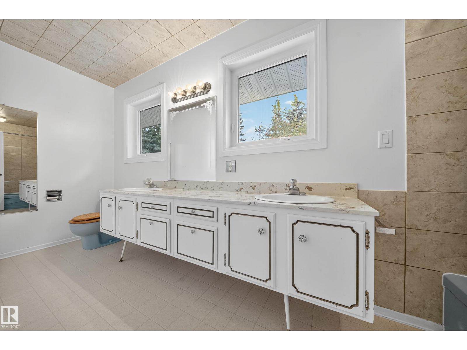707 65 AV NW - 26