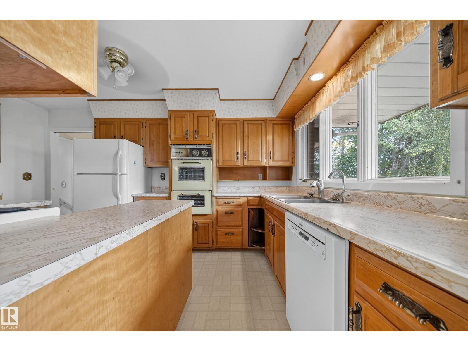 707 65 AV NW - 10
