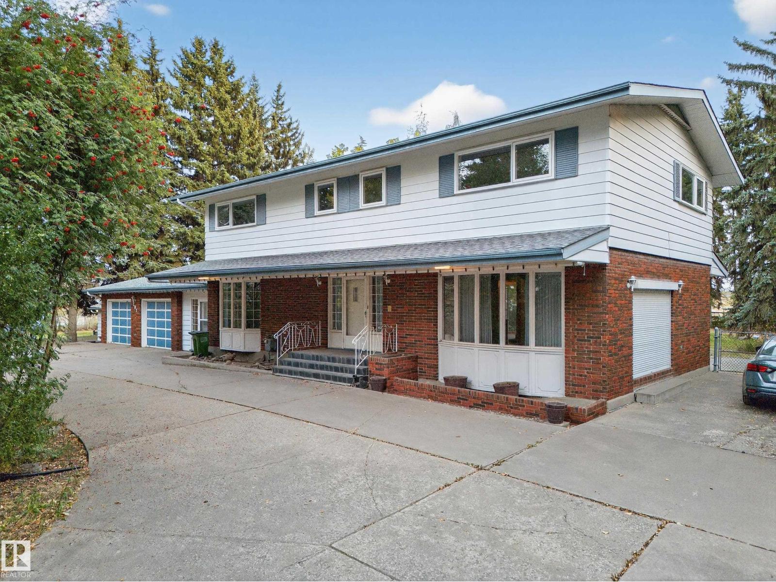 707 65 AV NW - 2