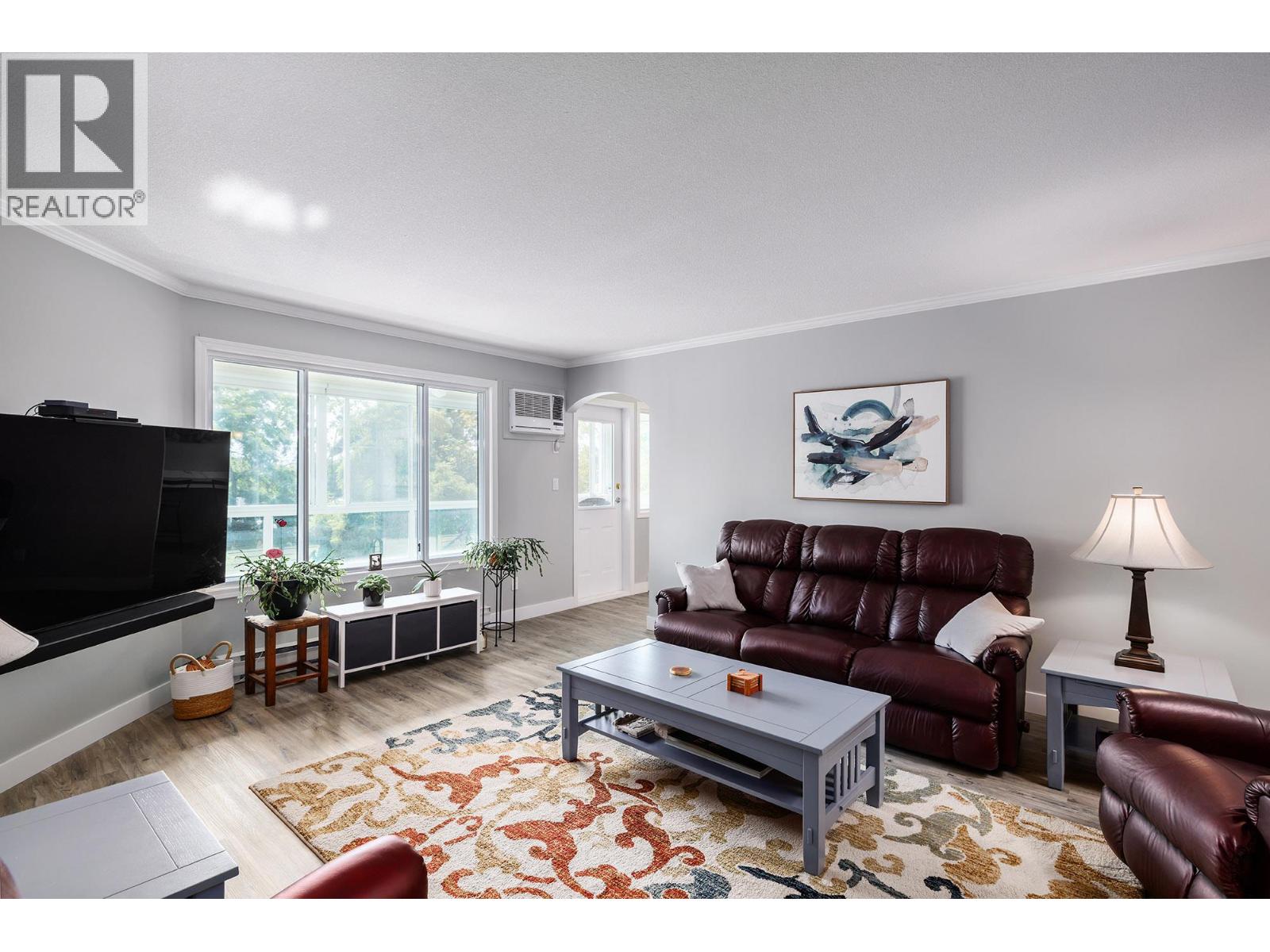 #308 920 Glenwood Avenue - 3