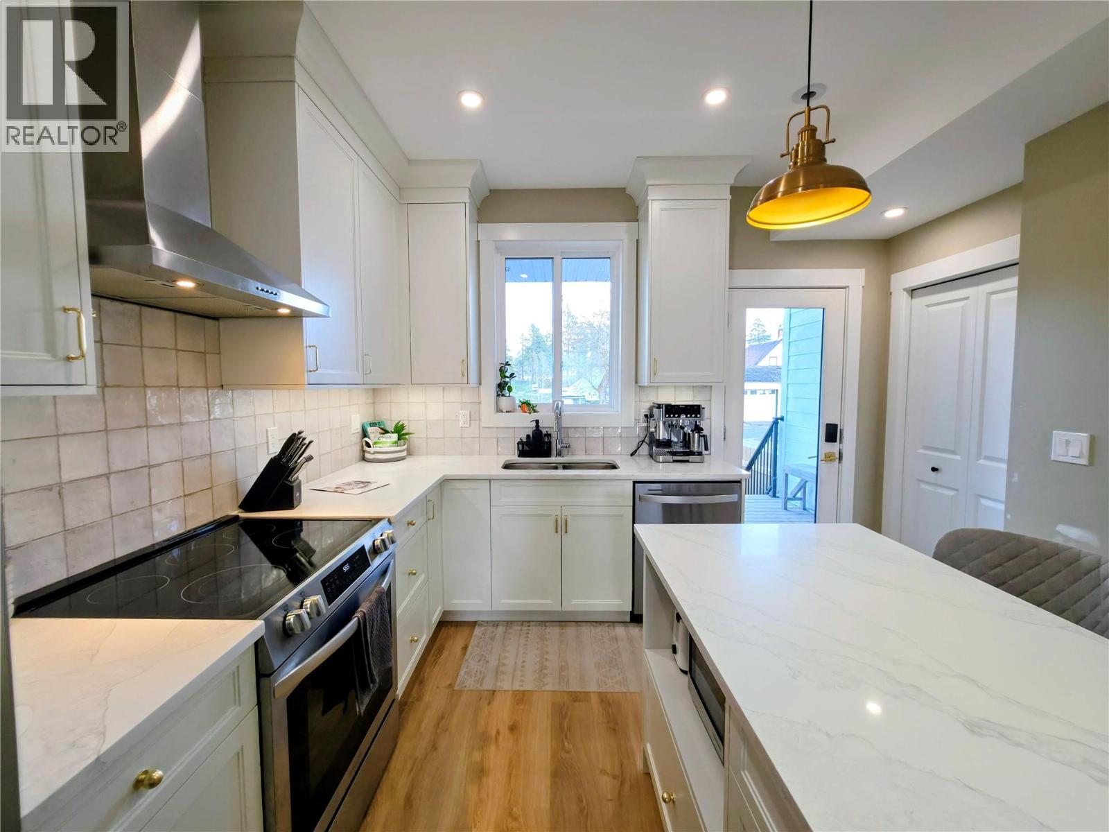 #A & C 126 13th Avenue S - 7