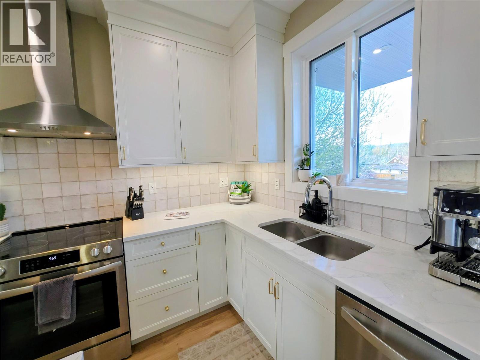 #A & C 126 13th Avenue S - 9