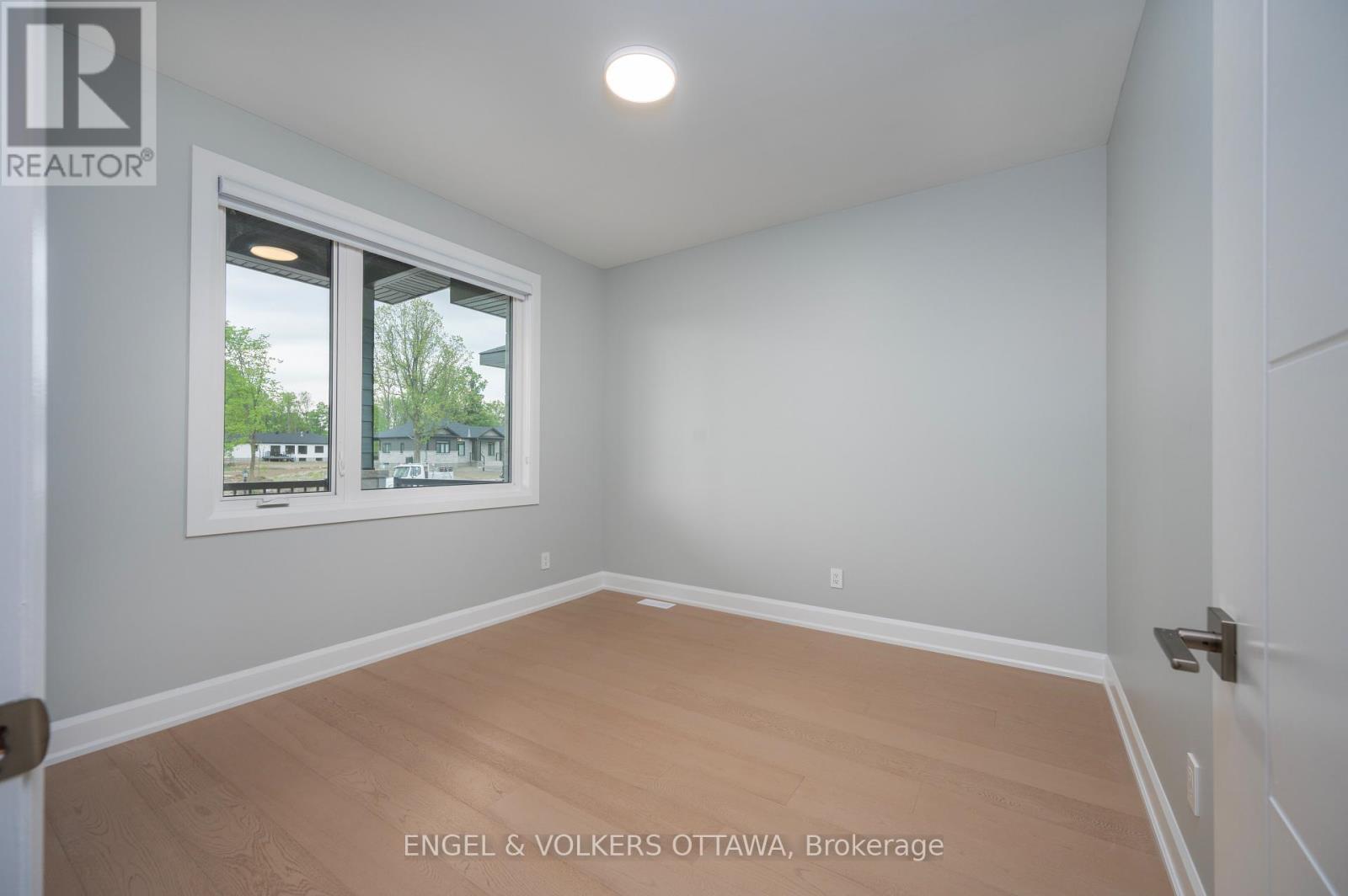 424 GINGER CRESCENT - 16