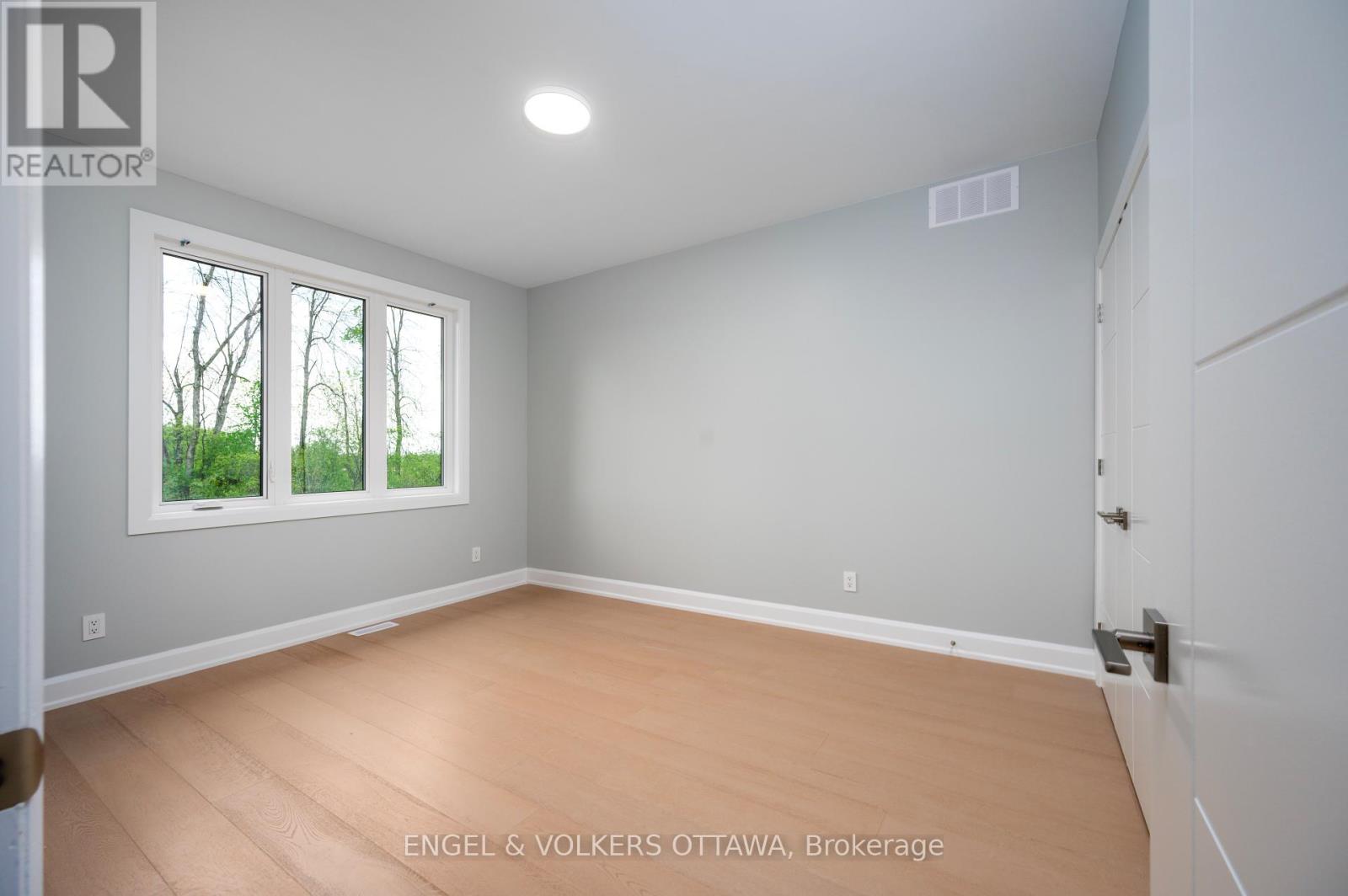 424 GINGER CRESCENT - 19