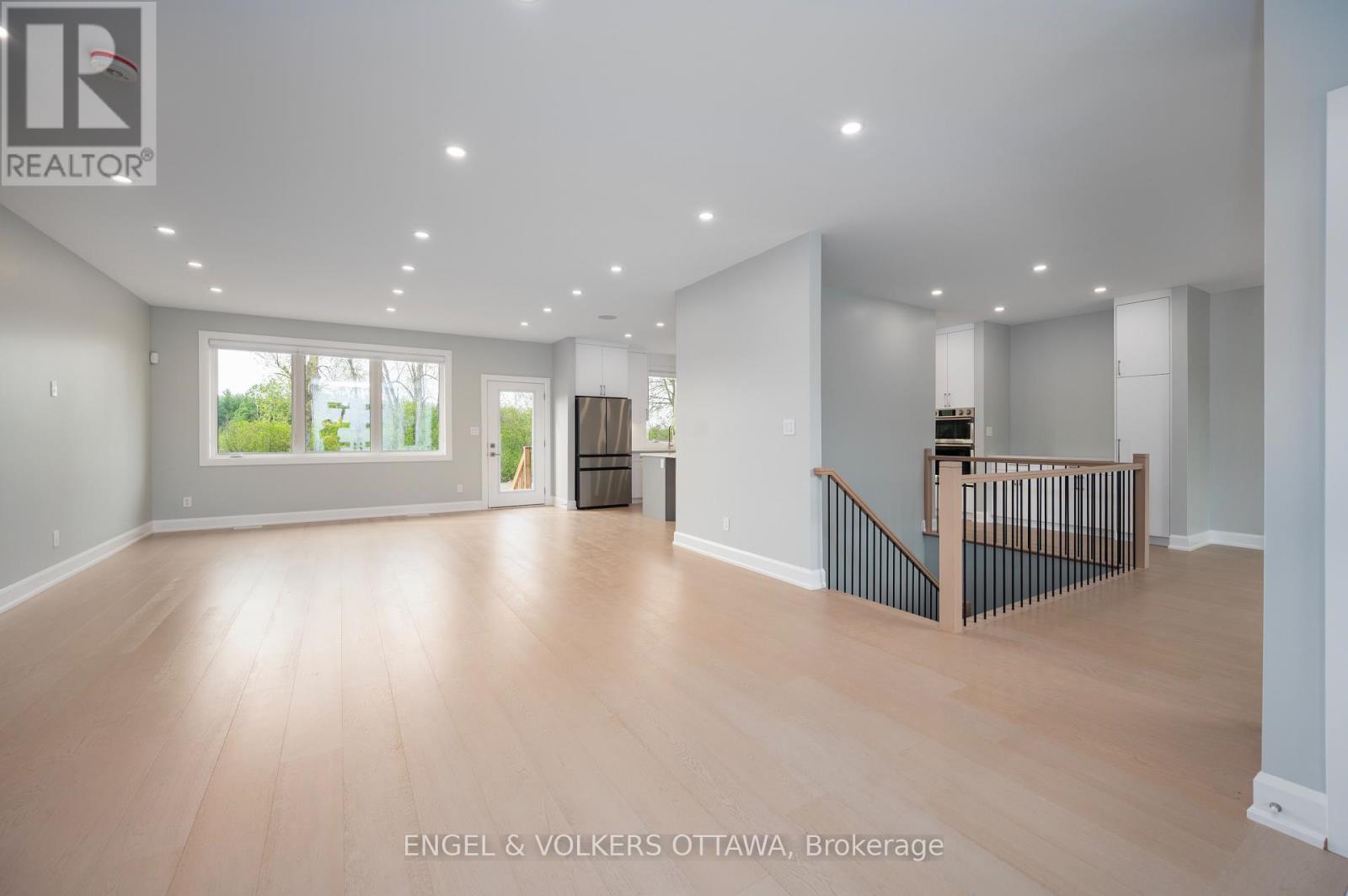 424 GINGER CRESCENT - 3