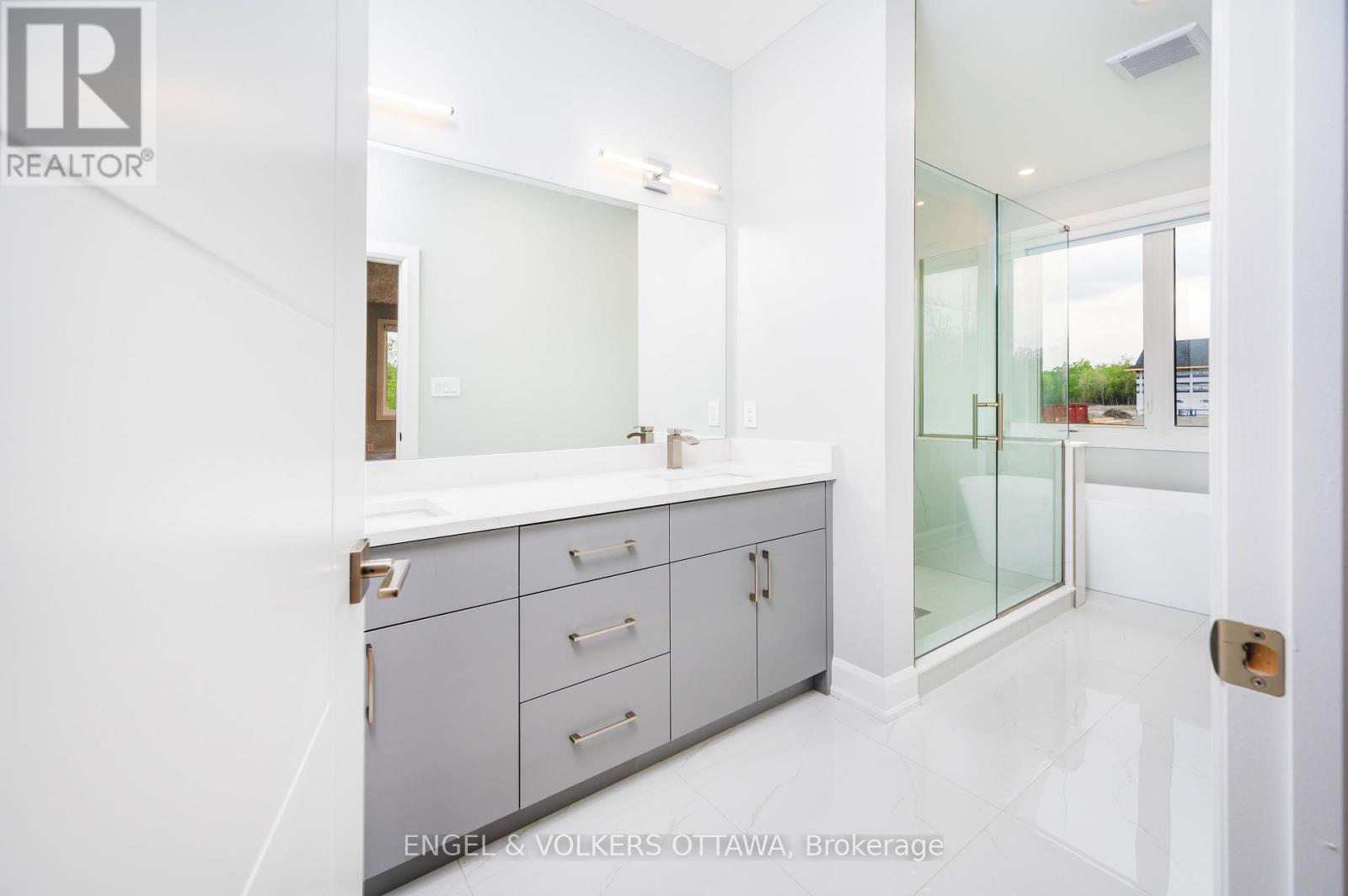 424 GINGER CRESCENT - 30