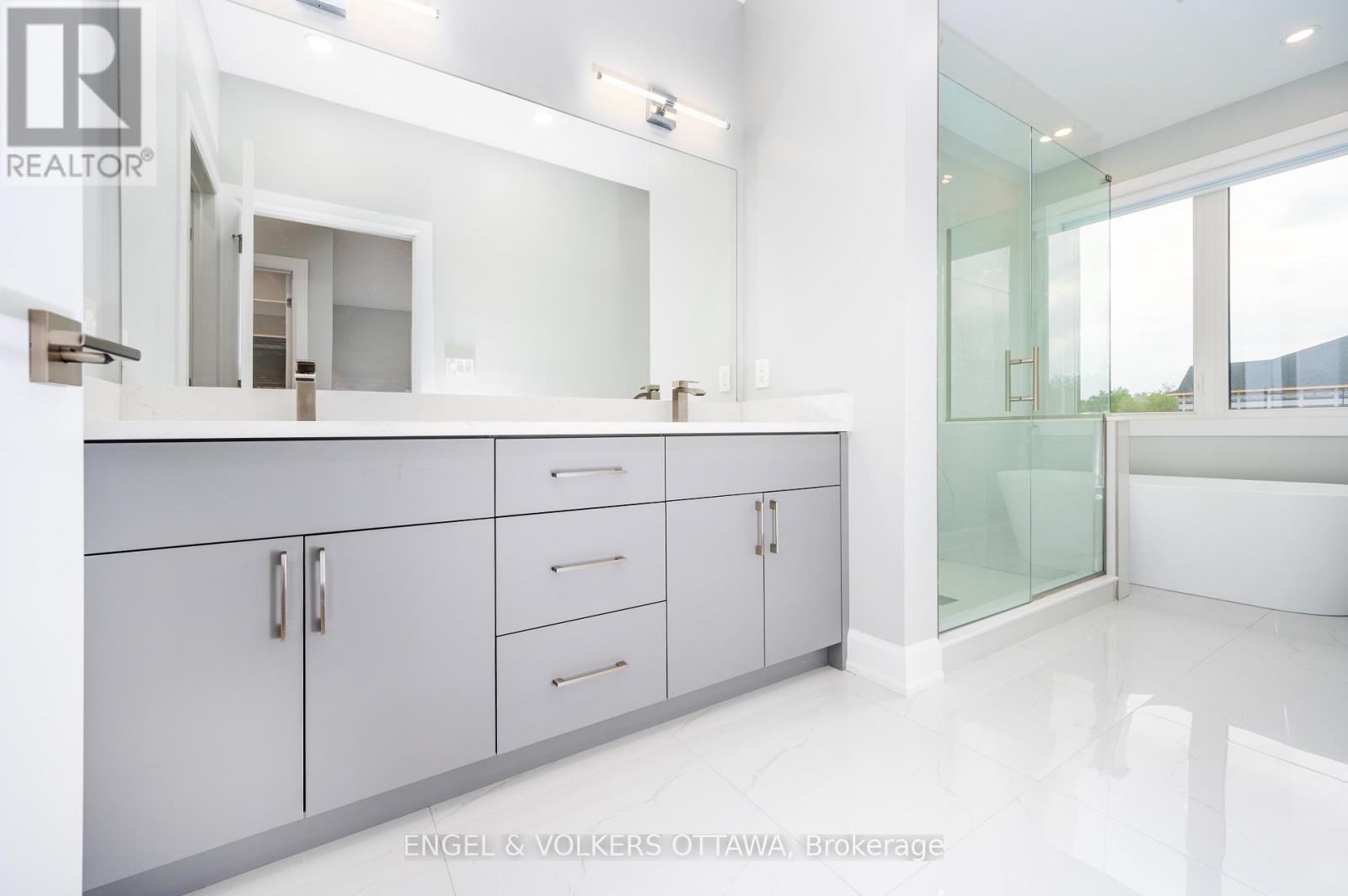 424 GINGER CRESCENT - 33