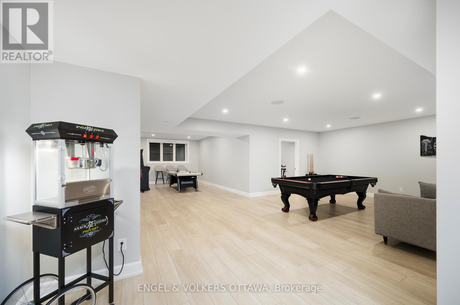 424 GINGER CRESCENT - 34