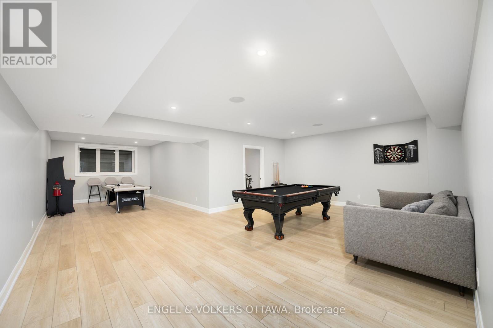 424 GINGER CRESCENT - 35